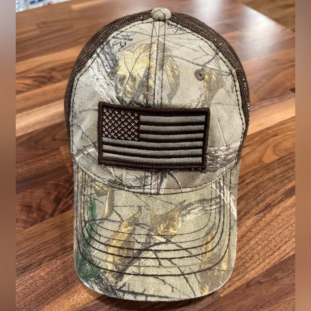 Realtree camouflage American Flag🇺🇸 SnapBack in GUC